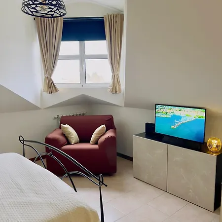 Attic - Intero Apartment